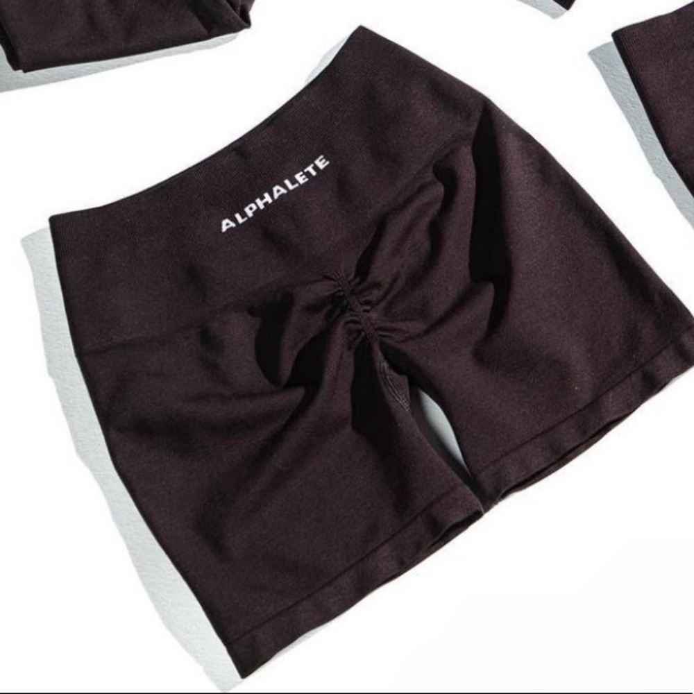 Alphalete Amplify 4.5 inch shorts